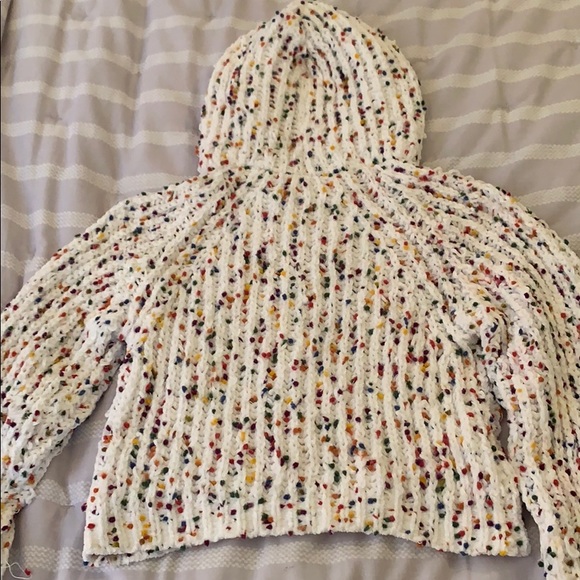 Brand new white sweater! - Picture 3 of 5